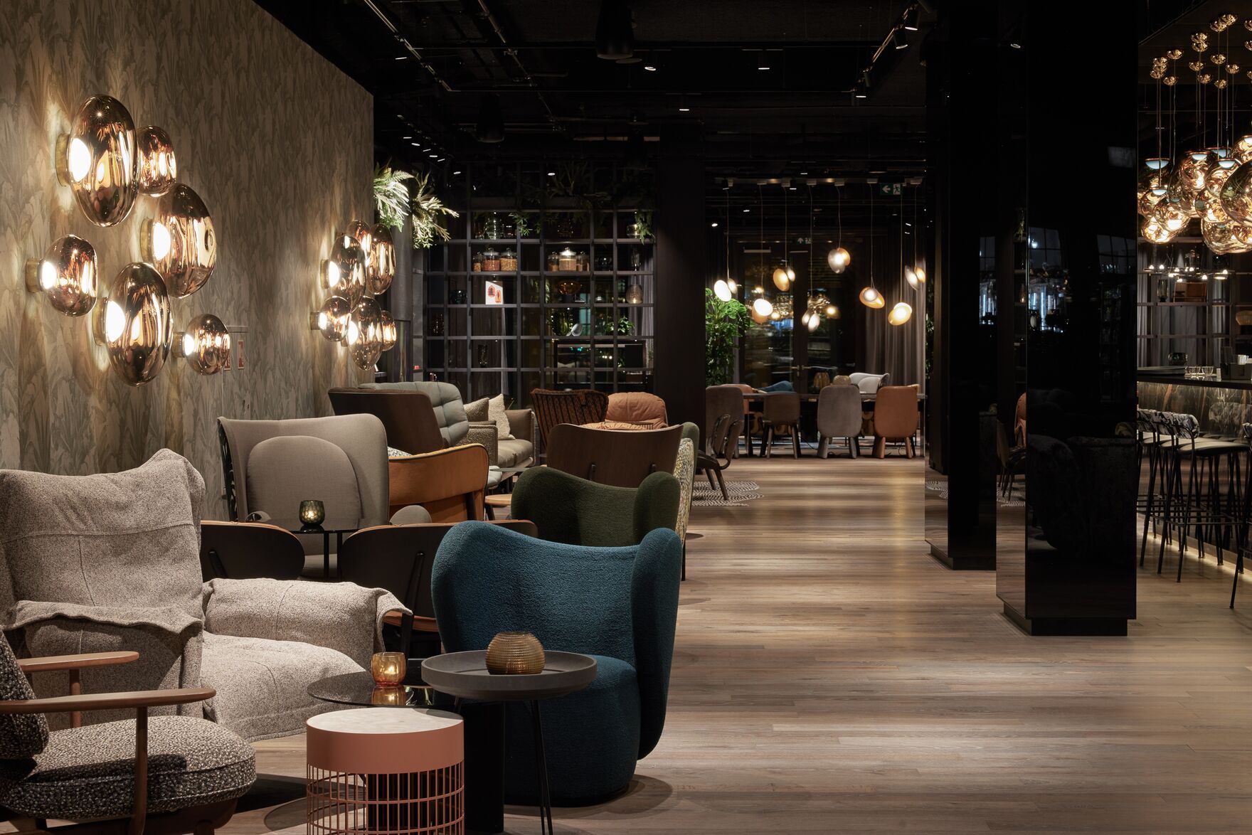 Designhotel Danzig The Cloud One Lounge mit mehreren Sitzgelegenheiten