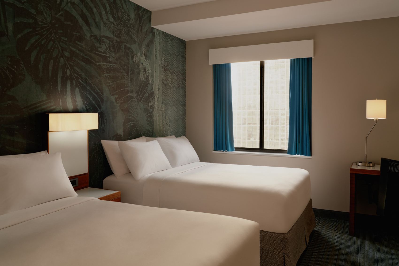 Designhotel New York Downtown The Cloud One zwei Betten in hellem Zimmer