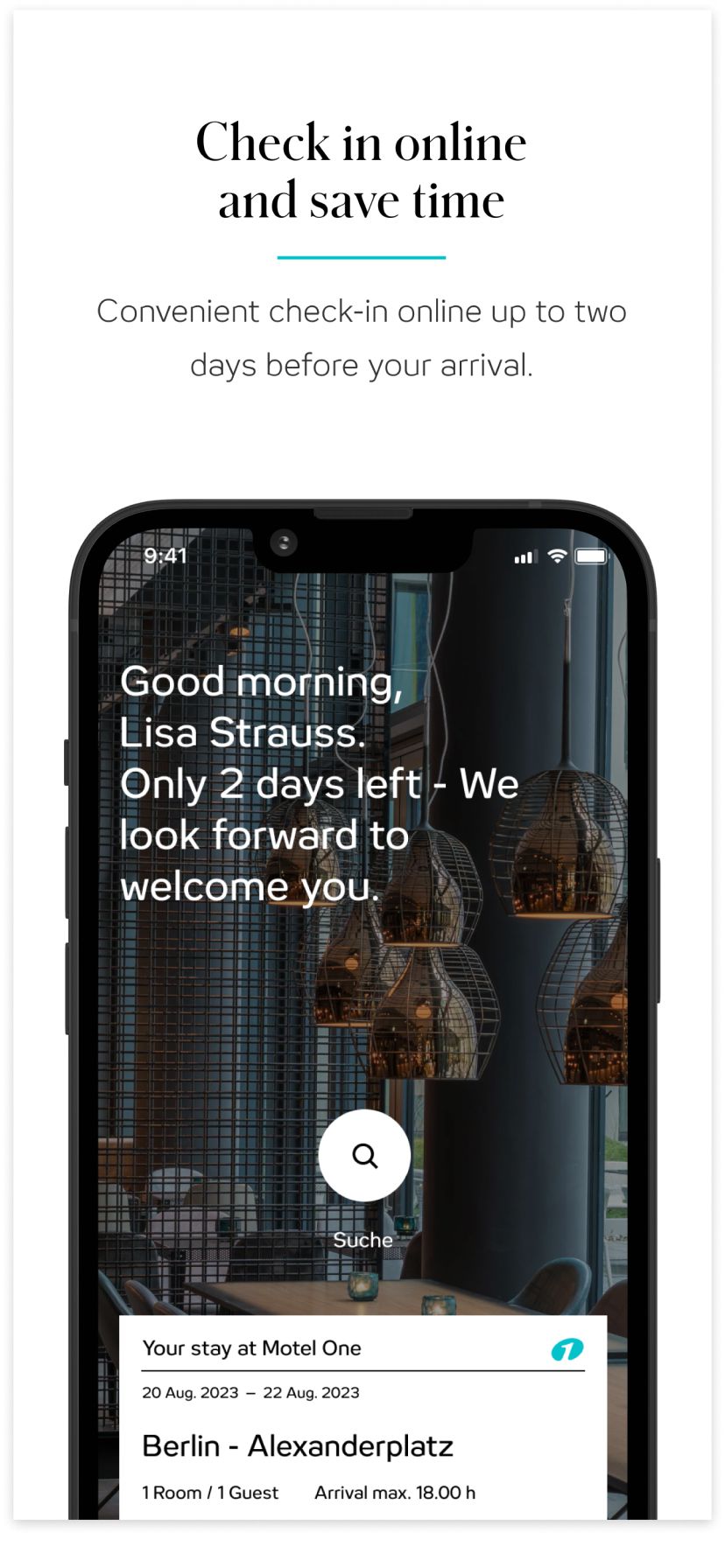 Anzeige auf einem Smartphone: Online-Check-in bis zu zwei Tage vor Ankunft möglich, mit personalisierter Begrüßung und Buchungsdetails für Motel One in Berlin. Ziel: Zeit sparen und Ankunft erleichtern.