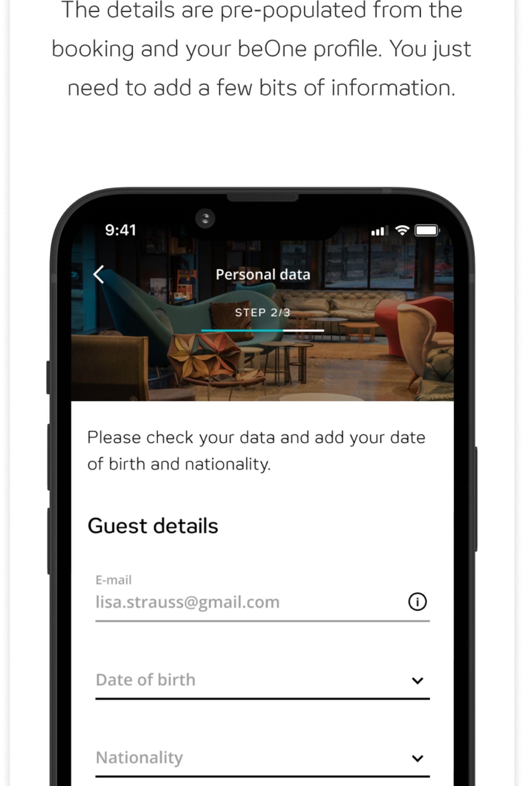 Bildschirmansicht einer Buchungsübersicht mit Eingabefeldern für persönliche Daten wie E-Mail, Geburtsdatum, Nationalität und Adresse zur Überprüfung und Ergänzung vor der Hotelreservierung.