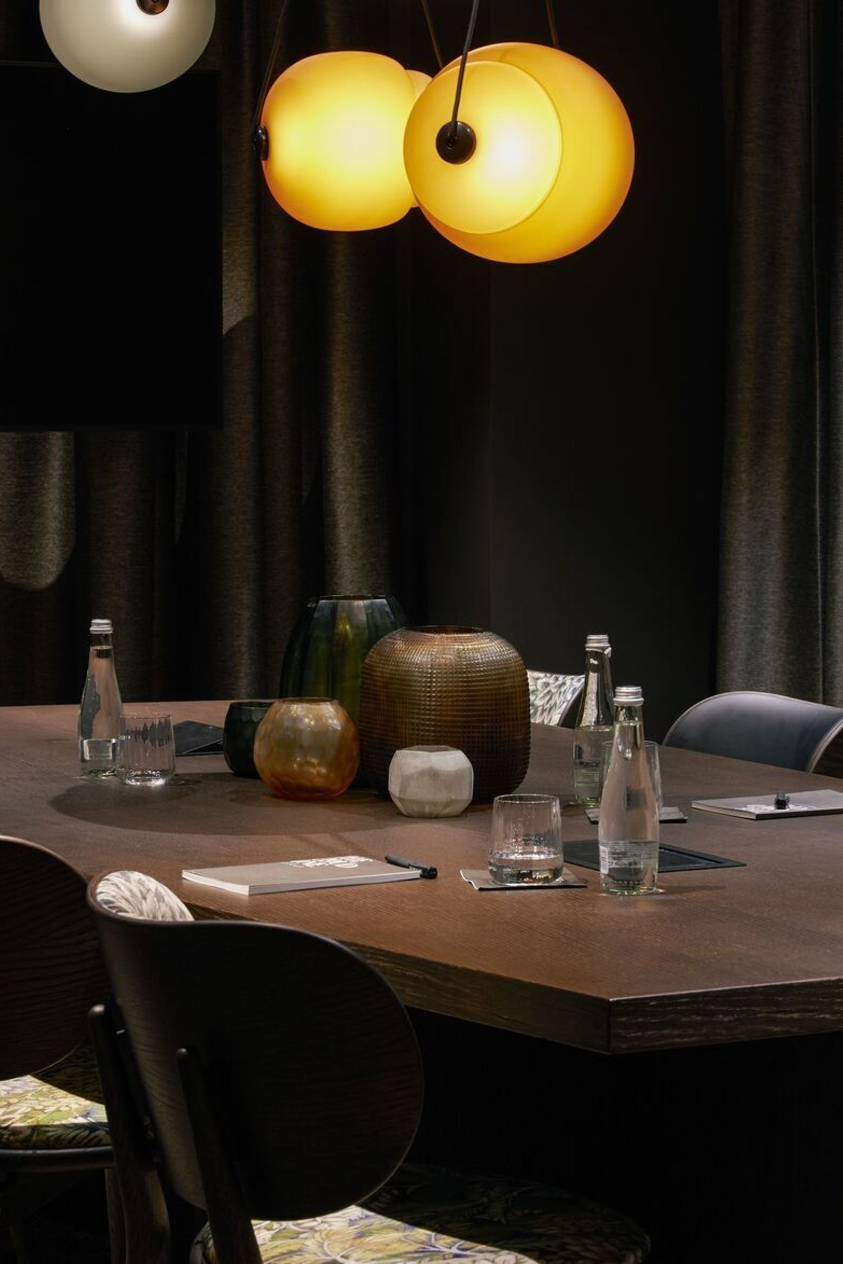 hotel Gdansk The Cloud One meeting room with large table and eight chairs