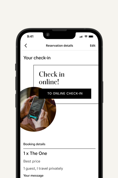 Smartphone zeigt Hotel-App mit Online-Check-in-Funktion zur schnellen und bequemen Buchungsabwicklung.